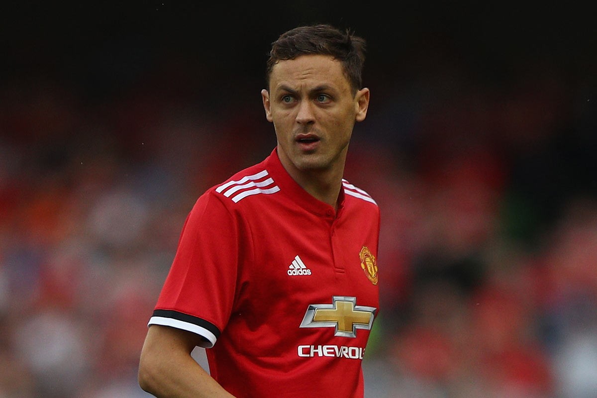 他以一系列 他以一系列